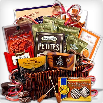 Featured image of post Anniversary Gift Basket Ideas For Him : Here&#039;s another anniversary gift idea for your husband or wife that can be thrown together at the last minute but still shows that you&#039;ve.