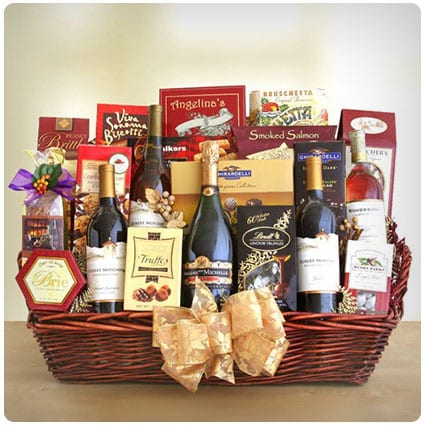 How to Put Together the Perfect Wine Gift Basket
